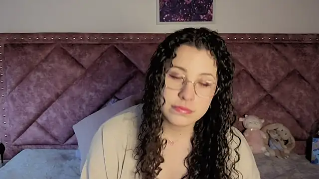Snapshot of Charlotte__Miller chatting on 09-14-25, 11:21 Charlotte Miller online show from 09-14-25, 11:21