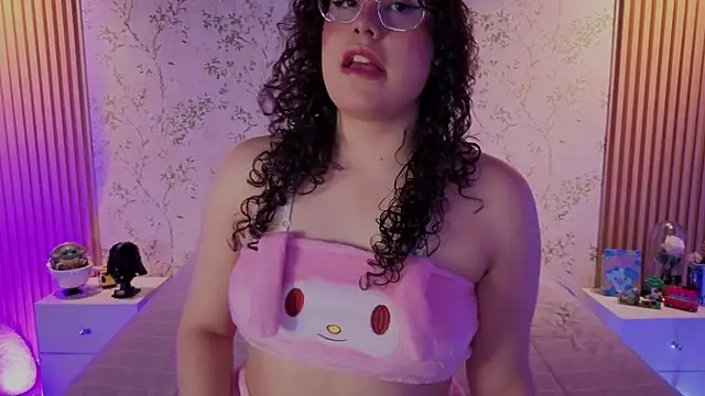 Snapshot of Charlotte__Miller chatting on 05-07-26, 11:46 Charlotte Miller online show from 05-07-26, 11:46