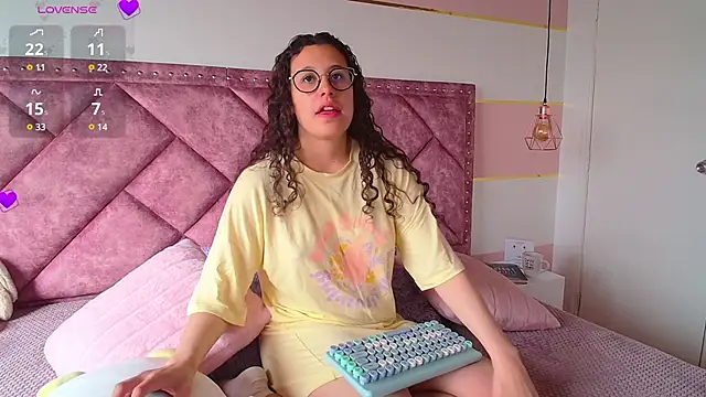 Snapshot of Charlotte__Miller chatting on 02-26-25, 12:49 Charlotte Miller online show from 02-26-25, 12:49