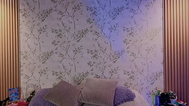 Charlotte  Miller online show from 07-08-26, 11:33