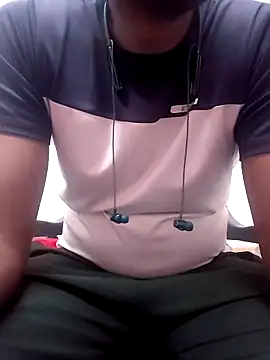 Snapshot of akshaybaroda chatting on 11-29-25, 07:03 akshaybaroda online show from 11-29-25, 07:03