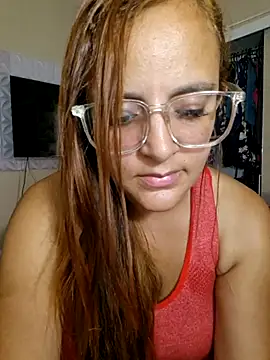 Snapshot of AliceRuivinha2 chatting on 10-20-25, 05:02 AliceRuivinha2 online show from 10-20-25, 05:02