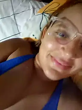 Snapshot of AliceRuivinha2 chatting on 03-03-25, 08:51 AliceRuivinha2 online show from 03-03-25, 08:51