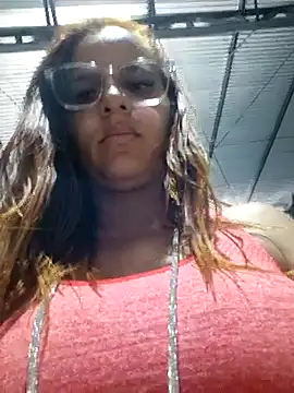 Snapshot of AliceRuivinha2 chatting on 09-19-25, 01:59 AliceRuivinha2 online show from 09-19-25, 01:59