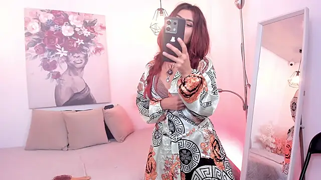 Snapshot of iriis_rosse chatting on 09-23-25, 04:36 iriis rosse online show from 09-23-25, 04:36