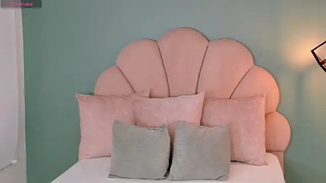 victoria camm online show from 12-05-25, 12:15