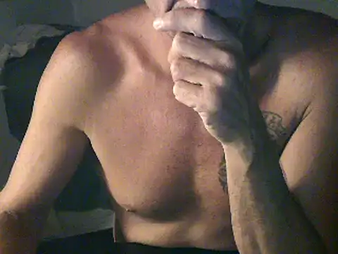 Snapshot of GoloZeusMax chatting on 02-25-25, 03:09 GoloZeusMax online show from 02-25-25, 03:09