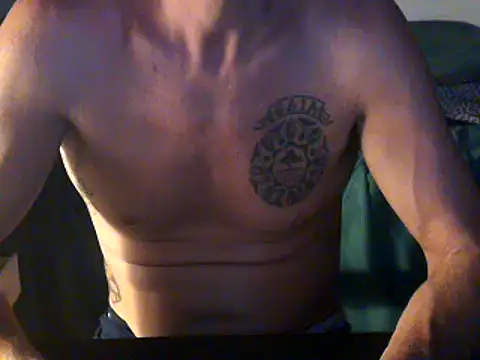 Snapshot of GoloZeusMax chatting on 02-14-25, 01:34 GoloZeusMax online show from 02-14-25, 01:34