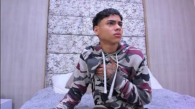 adam piarse01 online show from 02-09-26, 10:57