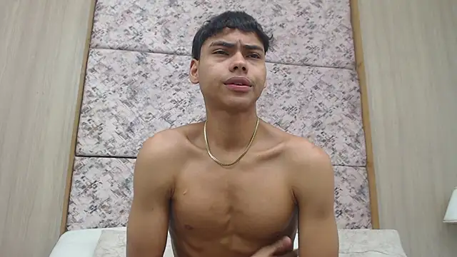 adam piarse01 online show from 02-25-26, 05:18