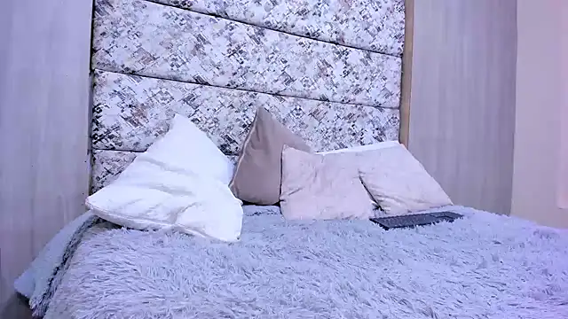 adam piarse01 online show from 02-08-26, 07:55