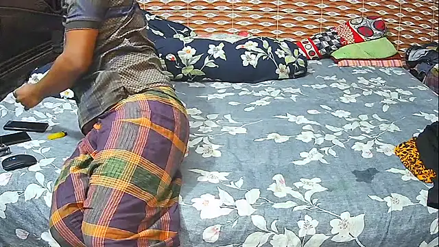 Hot Nila online show from 04-10-26, 03:46