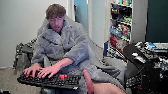 onesieboyx online show from 12-05-25, 12:26