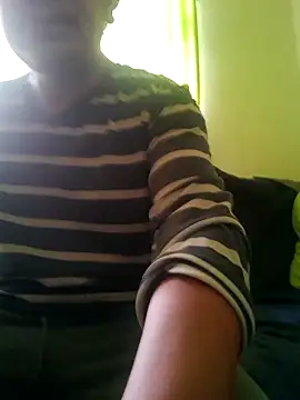 Snapshot of escorpio50jt chatting on 06-01-26, 11:32 escorpio50jt online show from 06-01-26, 11:32