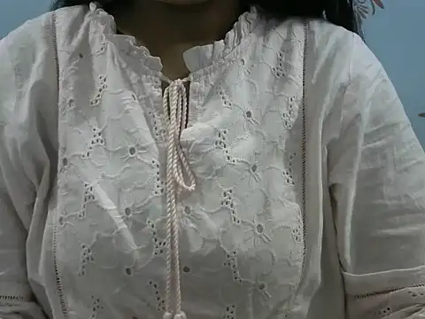 Snapshot of Misha_Sweett chatting on 05-26-26, 02:42 Misha Sweett online show from 05-26-26, 02:42