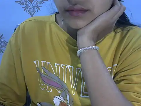 Snapshot of Misha_Sweett chatting on 12-22-25, 09:09 Misha Sweett online show from 12-22-25, 09:09