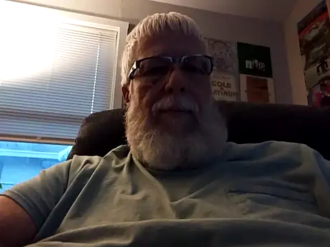 Snapshot of Futura_intx chatting on 09-18-25, 01:03 Futura intx online show from 09-18-25, 01:03