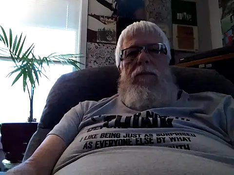 Snapshot of Futura_intx chatting on 10-12-25, 05:47 Futura intx online show from 10-12-25, 05:47