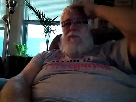 Snapshot of Futura_intx chatting on 09-30-25, 11:33 Futura intx online show from 09-30-25, 11:33