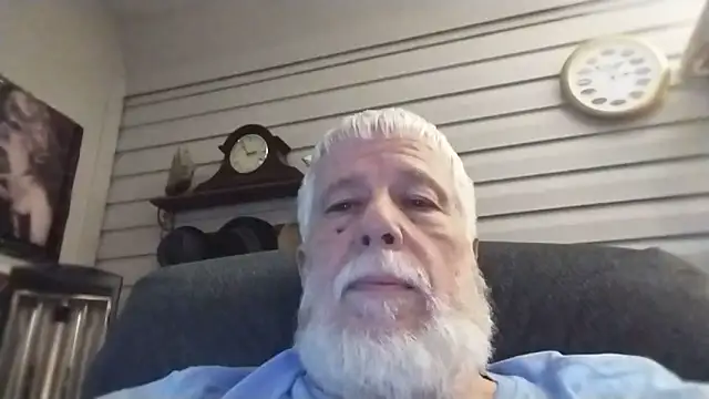 Snapshot of Futura_intx chatting on 05-19-26, 07:54 Futura intx online show from 05-19-26, 07:54