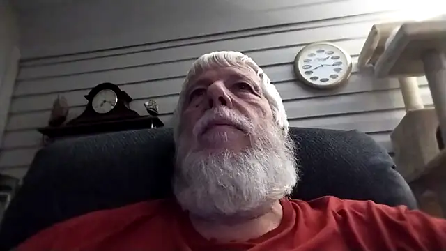 Snapshot of Futura_intx chatting on 04-19-26, 01:17 Futura intx online show from 04-19-26, 01:17
