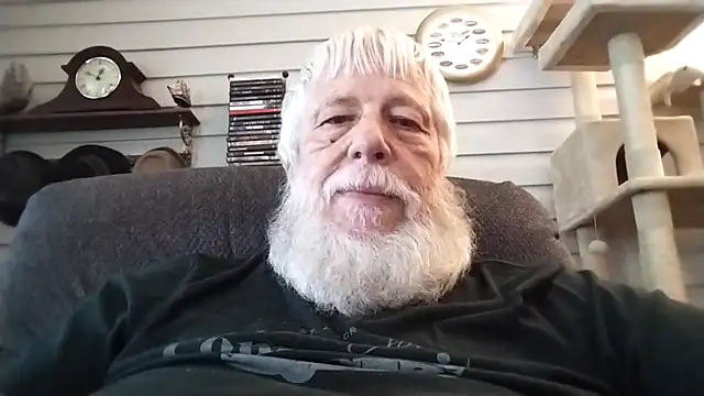Snapshot of Futura_intx chatting on 04-25-26, 06:49 Futura intx online show from 04-25-26, 06:49