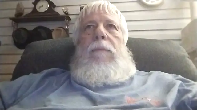 Snapshot of Futura_intx chatting on 05-01-26, 02:38 Futura intx online show from 05-01-26, 02:38