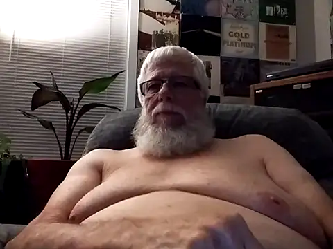 Snapshot of Futura_intx chatting on 10-21-25, 02:44 Futura intx online show from 10-21-25, 02:44