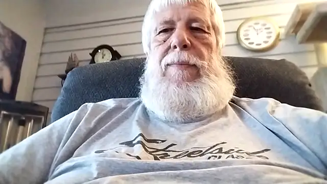 Snapshot of Futura_intx chatting on 04-22-26, 06:58 Futura intx online show from 04-22-26, 06:58