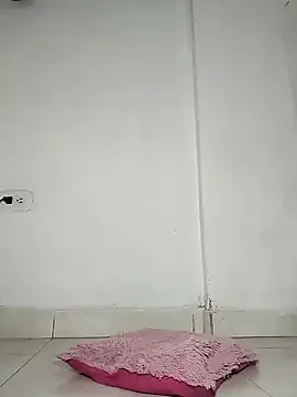 Snapshot of lucianamorales chatting on 01-25-25, 03:40 lucianamorales online show from 01-25-25, 03:40