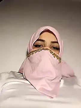 Snapshot of lucianamorales chatting on 02-09-25, 06:26 lucianamorales online show from 02-09-25, 06:26