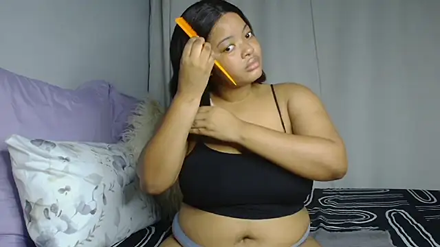 Snapshot of sexytinashe21 chatting on 01-24-25, 05:42 sexytinashe21 online show from 01-24-25, 05:42