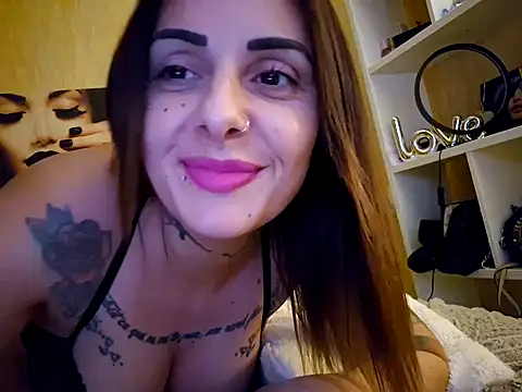 Snapshot of brune_caliente chatting on 02-09-25, 08:45 brune caliente online show from 02-09-25, 08:45