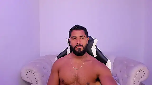 Santiago huntt online show from 12-20-25, 01:03