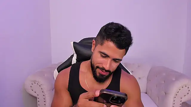 Santiago huntt online show from 03-04-26, 08:49