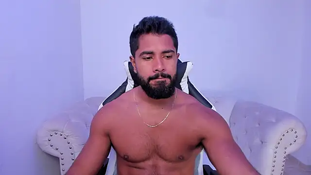 Santiago huntt online show from 11-17-25, 12:42