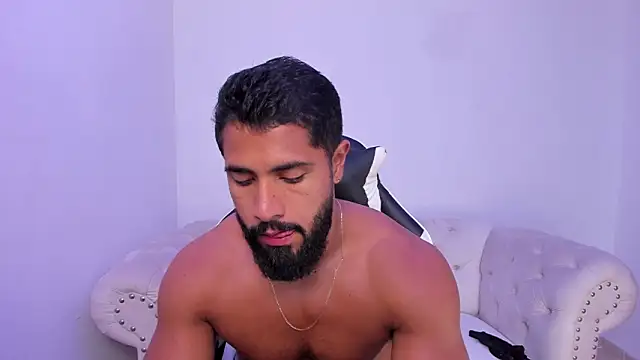 Santiago huntt online show from 11-18-25, 12:41