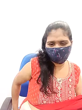 Snapshot of Lucky-Deepthi chatting on 02-16-25, 06:10 Lucky-Deepthi online show from 02-16-25, 06:10