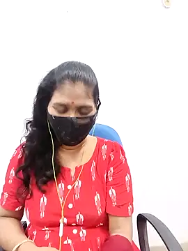 Snapshot of Lucky-Deepthi chatting on 02-18-25, 09:31 Lucky-Deepthi online show from 02-18-25, 09:31