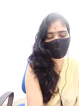 Snapshot of Lucky-Deepthi chatting on 09-28-25, 12:28 Lucky-Deepthi online show from 09-28-25, 12:28