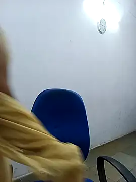 Snapshot of Lucky-Deepthi chatting on 09-16-25, 09:16 Lucky-Deepthi online show from 09-16-25, 09:16