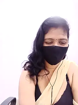 Snapshot of Lucky-Deepthi chatting on 10-26-25, 01:39 Lucky-Deepthi online show from 10-26-25, 01:39