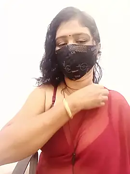 Snapshot of Lucky-Deepthi chatting on 03-10-25, 09:40 Lucky-Deepthi online show from 03-10-25, 09:40