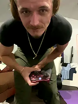 Snapshot of SparingTeller chatting on 11-19-25, 10:37 SparingTeller online show from 11-19-25, 10:37