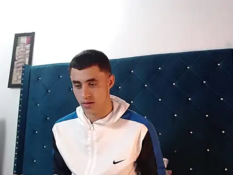 Cris steban1 online show from 02-11-26, 10:09