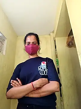 Snapshot of Pooja_cut chatting on 10-11-25, 02:45 Pooja cut online show from 10-11-25, 02:45