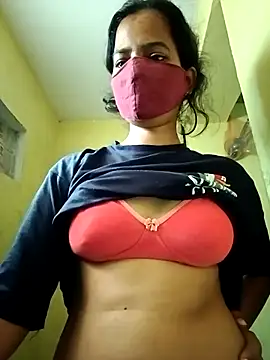 Snapshot of Pooja_cut chatting on 10-24-25, 02:43 Pooja cut online show from 10-24-25, 02:43