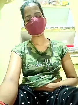 Snapshot of Pooja_cut chatting on 09-29-25, 04:34 Pooja cut online show from 09-29-25, 04:34