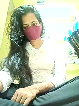 Snapshot of Pooja_cut chatting on 03-18-25, 01:02 Pooja cut online show from 03-18-25, 01:02