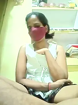 Snapshot of Pooja_cut chatting on 10-06-25, 04:52 Pooja cut online show from 10-06-25, 04:52